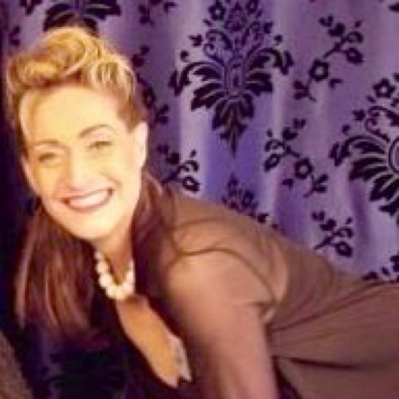 LIKE 2B NoTIFIED LIVE SHoWS!! POP UPS!!⭐️⭐️⭐️⭐️⭐️ - Picture 1 of 9